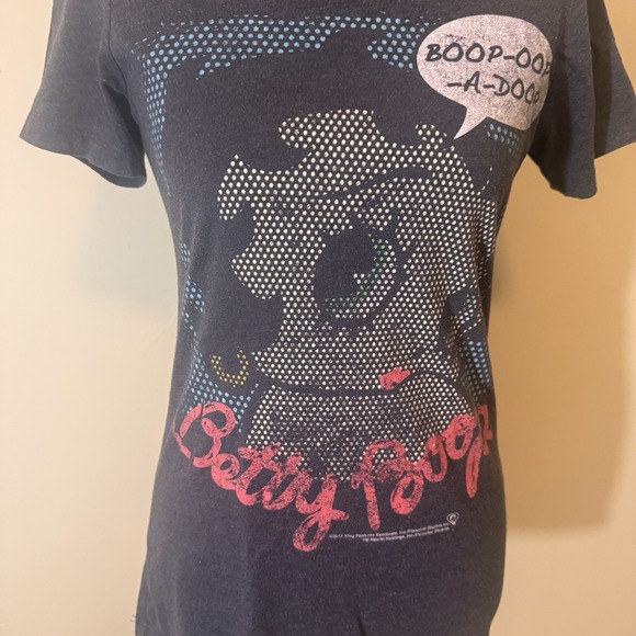 Betty Boop T-shirt Rare Graphic Print From 2102 Comic Style Women's Size Small - Picture 3 of 7